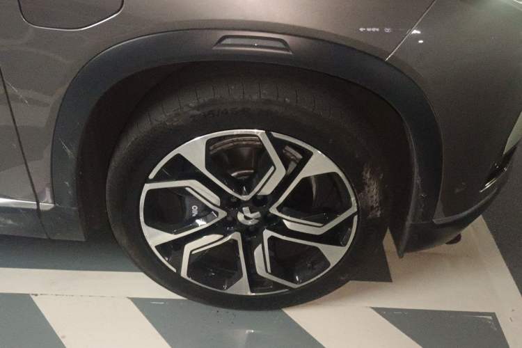 Used Nio ES8 2020 415 km Signature Edition 6-Seater Version Right Front Wheel Hub
