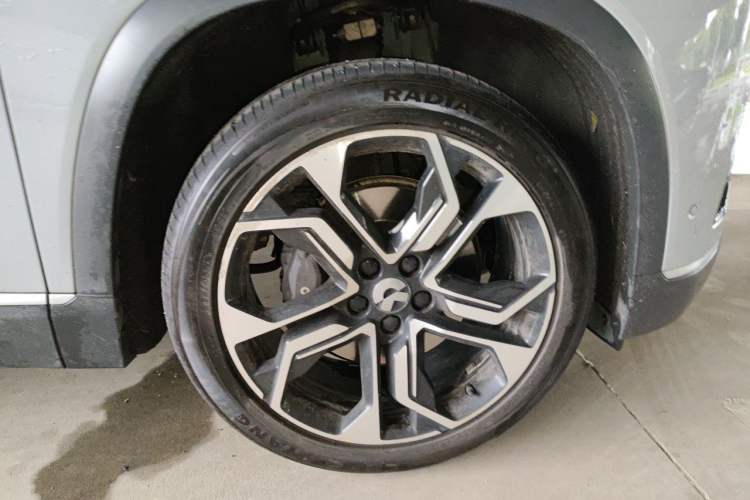 Used Nio ES8 2020 580 km Range Signature Edition Six-Seater Version Right Front Wheel Hub