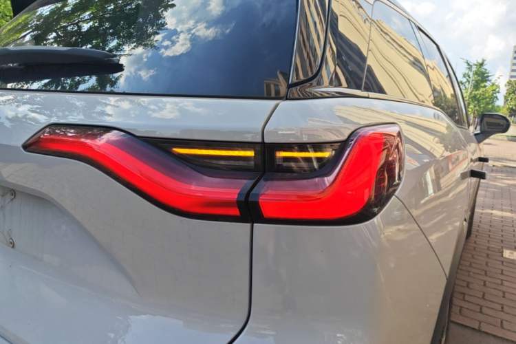 Used Nio ES8 2020 580 km Range Six-Seater Version Right Rear Taillight