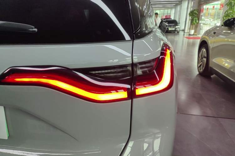 Used Nio ES8 2020 415 km Range 6-Seater Version Right Rear Taillight
