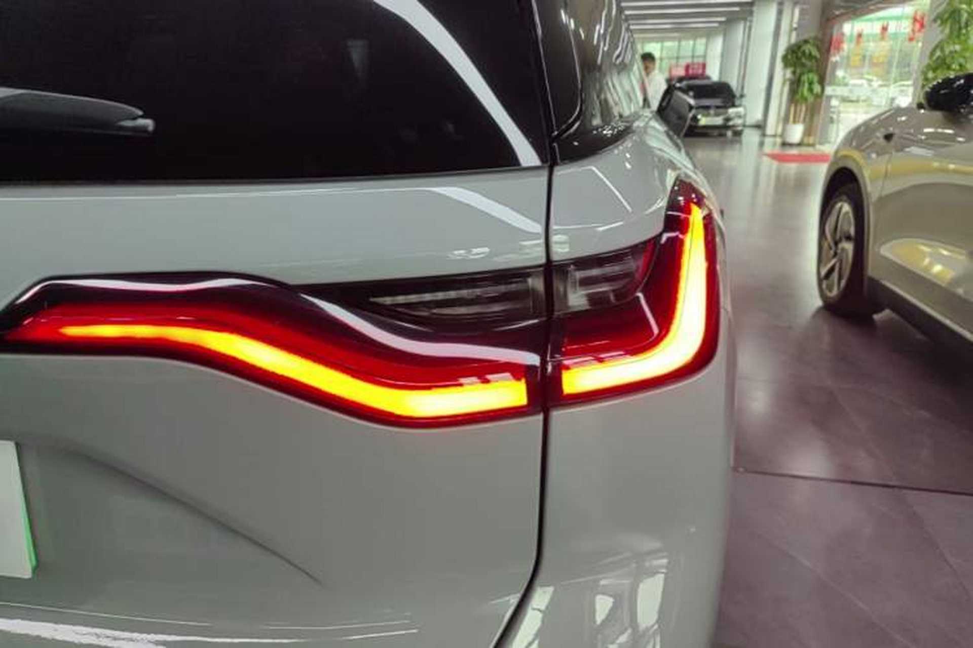 Used Nio ES8 2020 415 km Range 6-Seater Version Right Rear Taillight