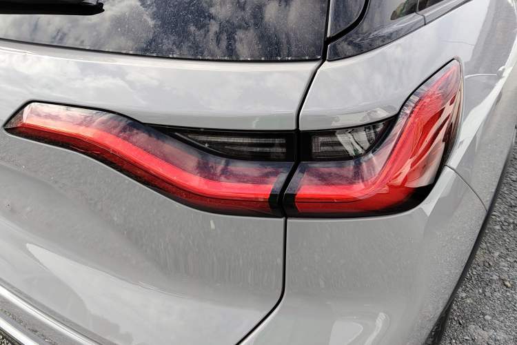 Used Nio ES8 2020 415 km Range 6-Seater Version Right Rear Taillight