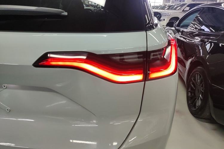 Used Nio ES8 2020 415 KM Signature Edition 7-Seater Version Right Rear Taillight
