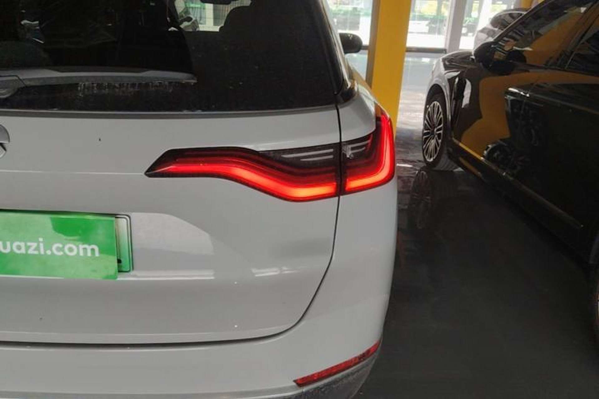 Used Nio ES8 2020 415 km Signature Edition 6-Seater Version Right Rear Taillight