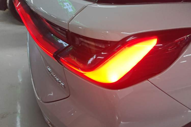 Used Nio ES8 2020 415 km Range 6-Seater Version Right Rear Taillight