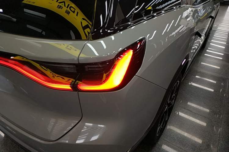 Used Nio ES8 2020 415 km Signature Edition 6-Seater Version Right Rear Taillight