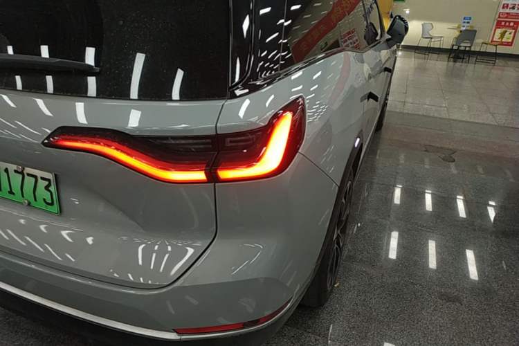 Used Nio ES8 2020 415 KM Signature Edition 7-Seater Version Right Rear Taillight