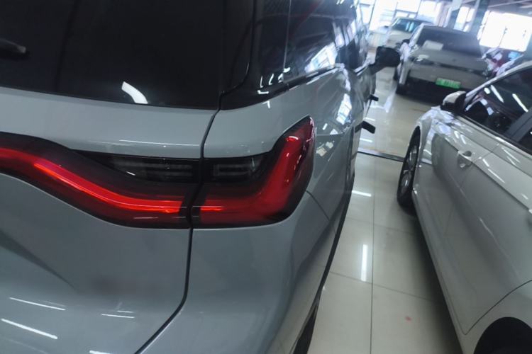 Used Nio ES8 2020 580 km Range Six-Seater Version Right Rear Taillight