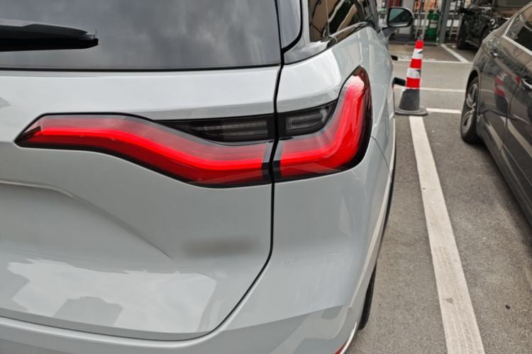 Used Nio ES8 2020 415 km Signature Edition 6-Seater Version Right Rear Taillight