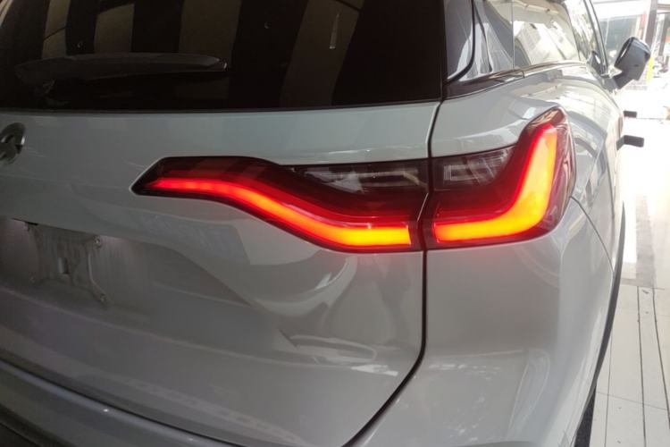Used Nio ES8 2020 450 km Range 7-Seater Version Right Rear Taillight