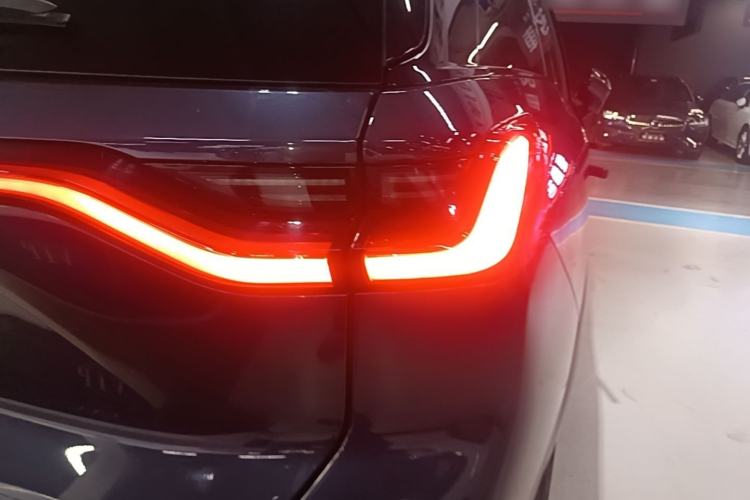 Used Nio ES8 2020 580 km Range Signature Edition Six-Seater Version Right Rear Taillight