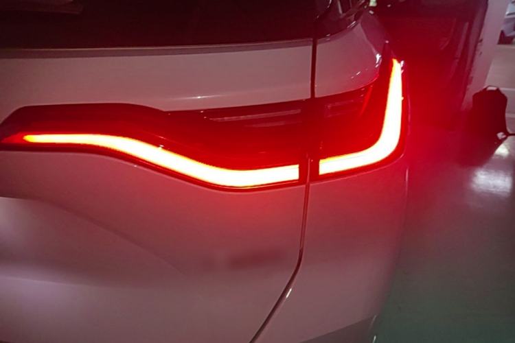 Used Nio ES8 2020 580 km Range 7-Seater Version Right Rear Taillight