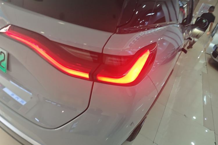 Used Nio ES8 2020 580 km Range Six-Seater Version Right Rear Taillight