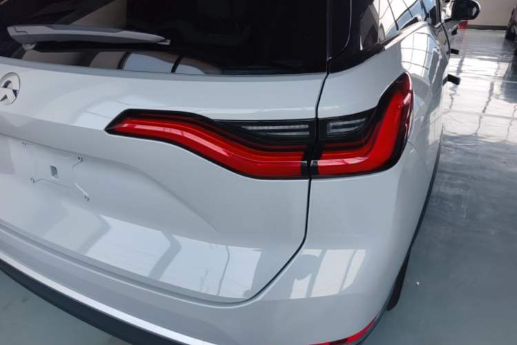 Used Nio ES8 2020 415 km Range 6-Seater Version Right Rear Taillight