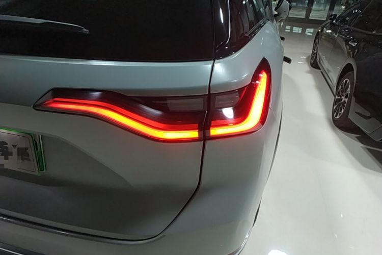 Used Nio ES8 2020 415 km Signature Edition 6-Seater Version Right Rear Taillight
