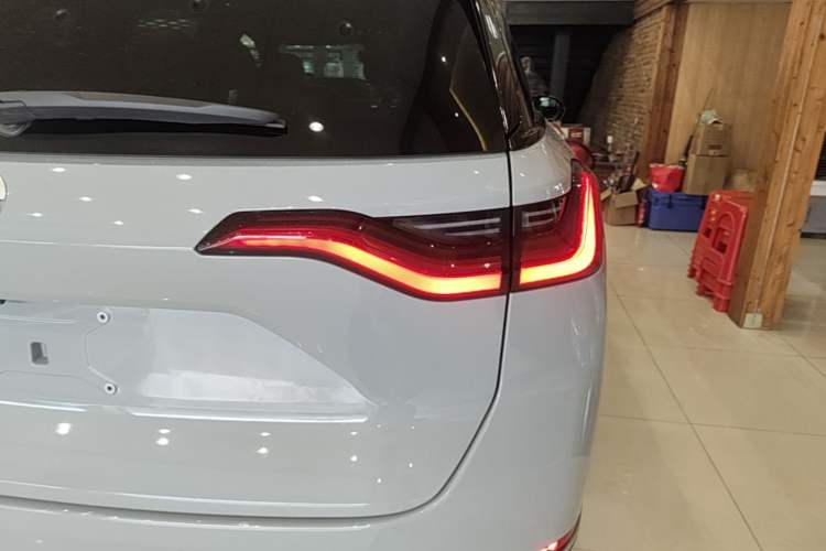 Used Nio ES8 2020 580 km Range Six-Seater Version Right Rear Taillight