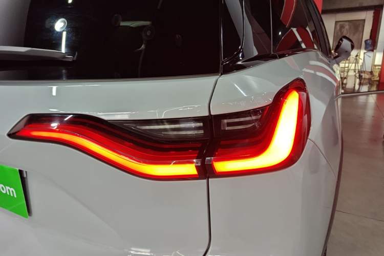 Used Nio ES8 2020 580 km Range Six-Seater Version Right Rear Taillight