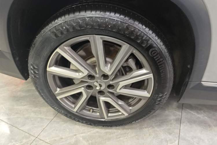 Used Nio ES8 2020 580 km Range Six-Seater Version Right Rear Wheel Hub