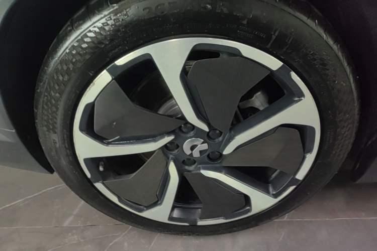 Used Nio ES8 2020 415 km Range 6-Seater Version Right Rear Wheel Hub