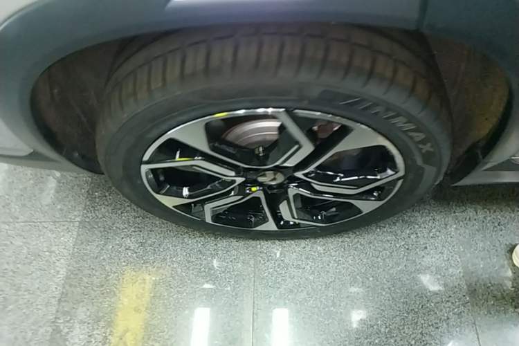 Used Nio ES8 2020 415 km Signature Edition 6-Seater Version Right Rear Wheel Hub