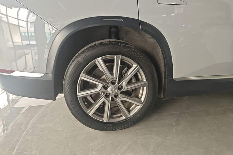 Used Nio ES8 2020 415 km Range 6-Seater Version Right Rear Wheel Hub