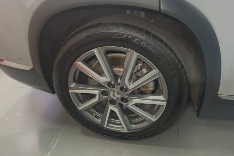 Used Nio ES8 2020 415 km Range 6-Seater Version Right Rear Wheel Hub