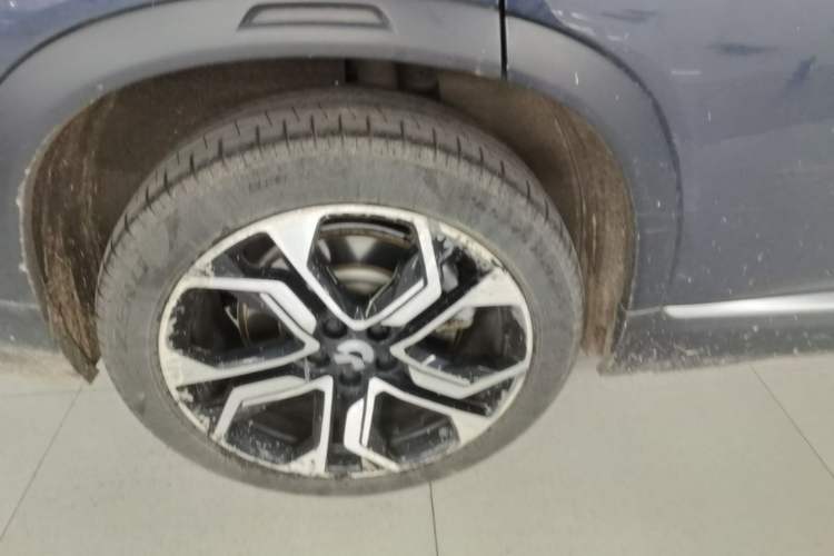Used Nio ES8 2020 580 km Range Signature Edition Six-Seater Version Right Rear Wheel Hub
