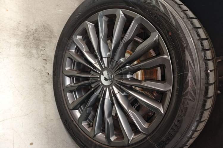 Used Nio ES8 2020 415 km Range 6-Seater Version Right Rear Wheel Hub