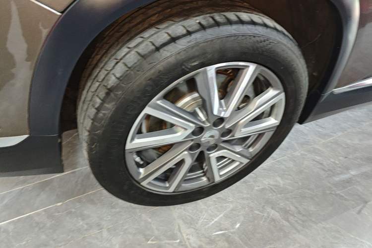 Used Nio ES8 2020 450 km Range 7-Seater Version Right Rear Wheel Hub