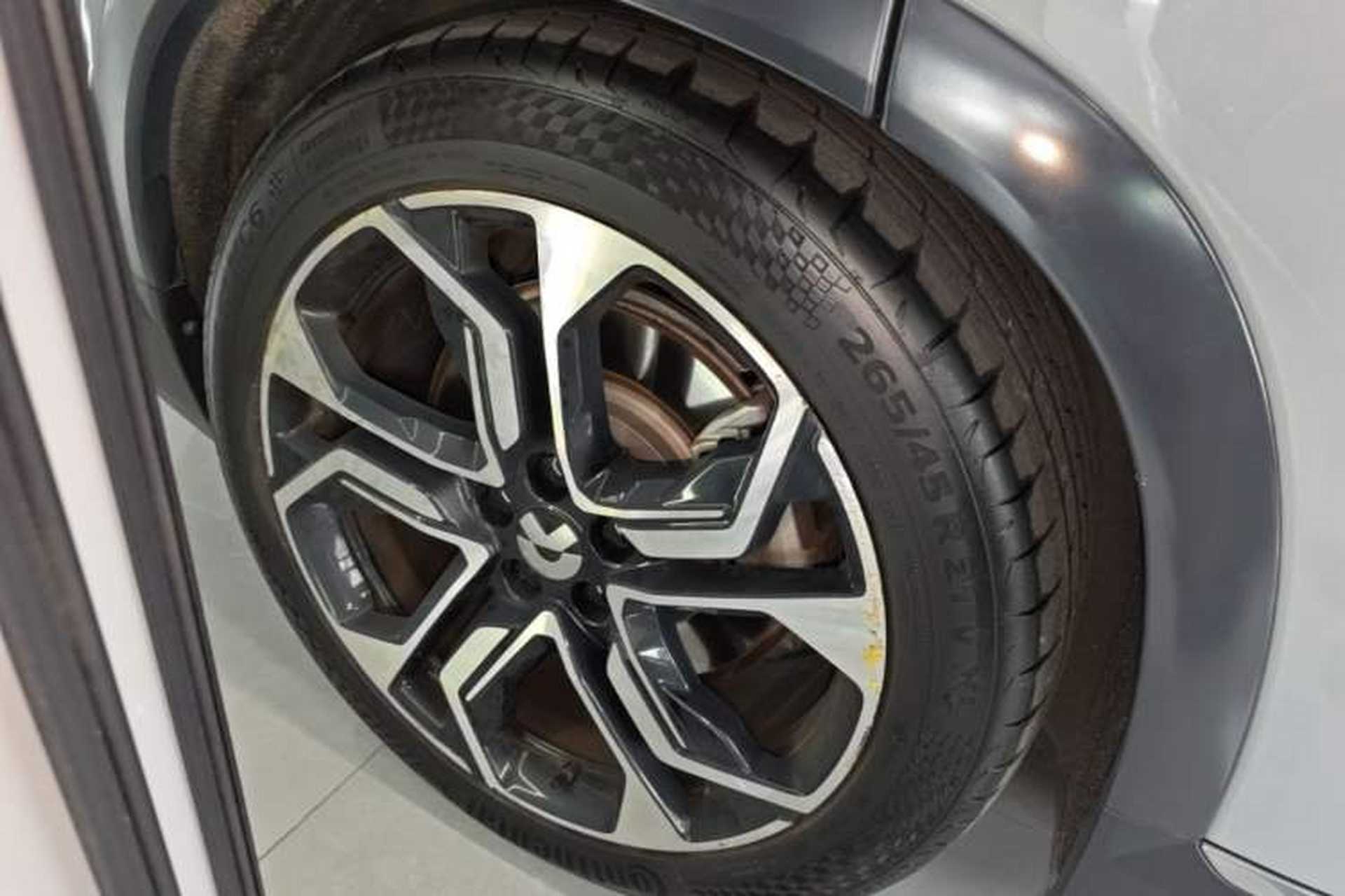 Used Nio ES8 2020 580 km Range Signature Edition Six-Seater Version Right Rear Wheel Hub