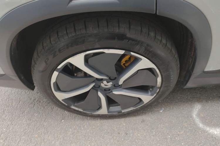 Used Nio ES8 2020 415 km Signature Edition 6-Seater Version Right Rear Wheel Hub
