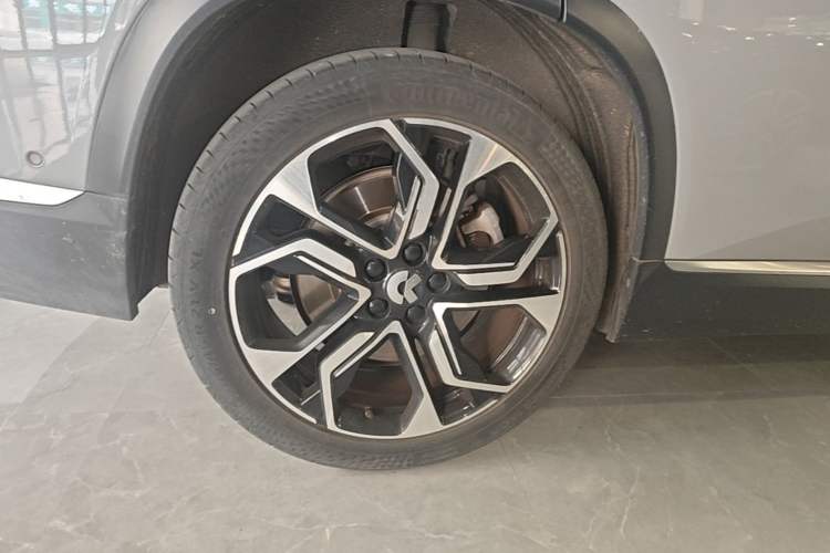 Used Nio ES8 2020 415 km Signature Edition 6-Seater Version Right Rear Wheel Hub