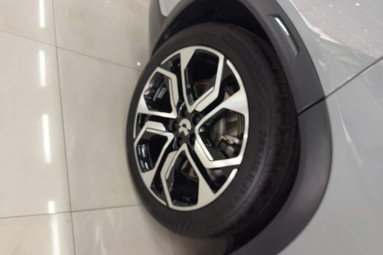 Used Nio ES8 2020 580 km Range Signature Edition Six-Seater Version Right Rear Wheel Hub
