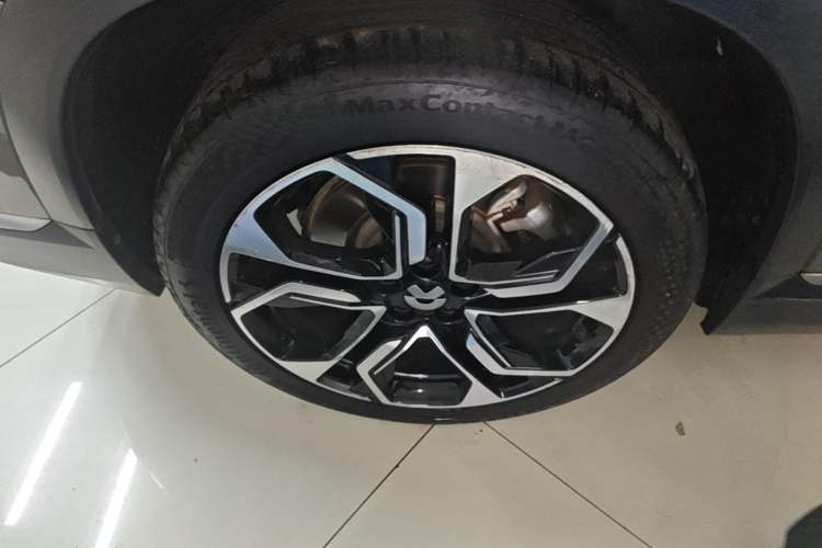 Used Nio ES8 2020 415 km Signature Edition 6-Seater Version Right Rear Wheel Hub