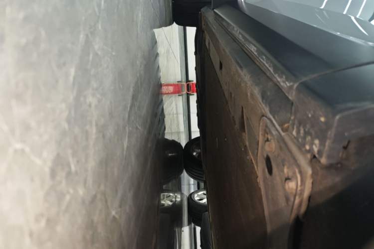 Used Nio ES8 2020 580 km Range Six-Seater Version Right Side Sill