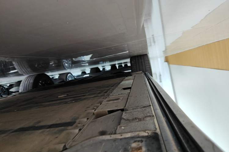 Used Nio ES8 2020 580 km Range Signature Edition Six-Seater Version Right Side Sill
