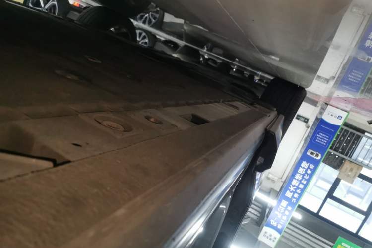 Used Nio ES8 2020 580 km Range Six-Seater Version Right Side Sill