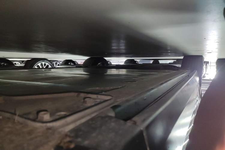 Used Nio ES8 2020 415 KM Signature Edition 7-Seater Version Right Side Sill