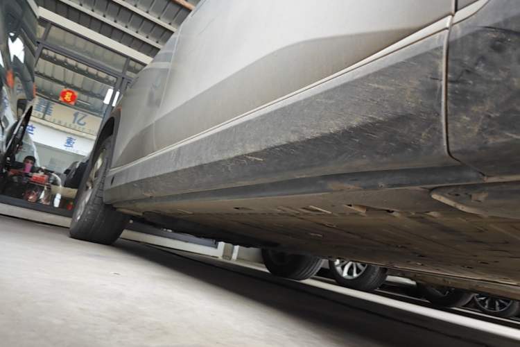 Used Nio ES8 2020 580 km Range Six-Seater Version Right Side Sill