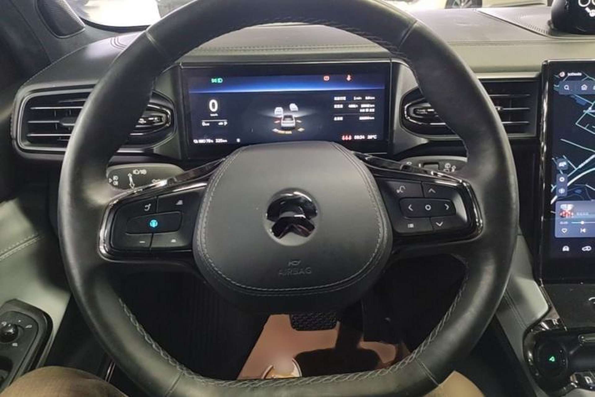 Used Nio ES8 2020 415 KM Signature Edition 7-Seater Version Steering Wheel