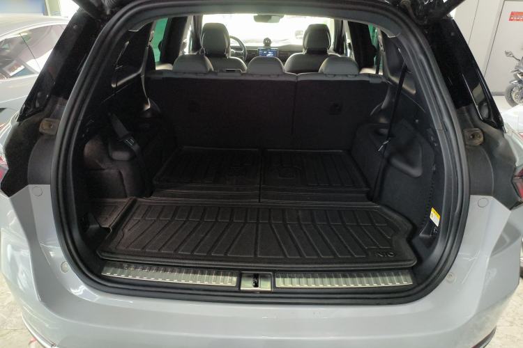 Used Nio ES8 2020 580 km Range 7-Seater Version Trunk