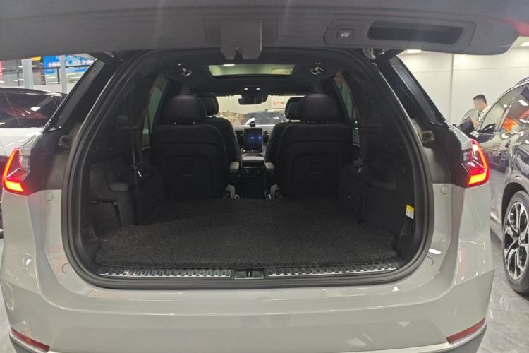 Used Nio ES8 2020 580 km Range Six-Seater Version Trunk