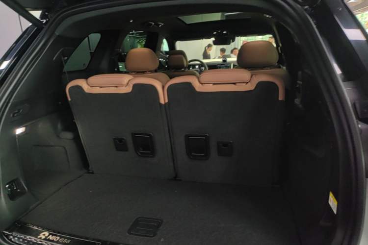 Used Nio ES8 2020 415 km Range 6-Seater Version Trunk