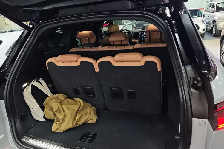 Used Nio ES8 2020 415 km Range 7-Seater Version Trunk