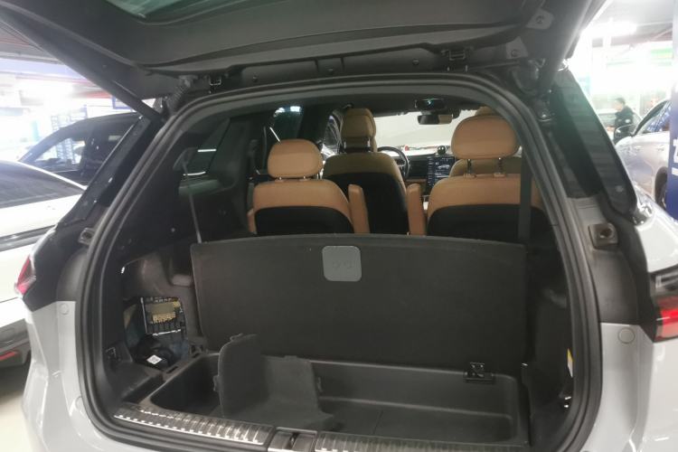 Used Nio ES8 2020 580 km Range Six-Seater Version Trunk