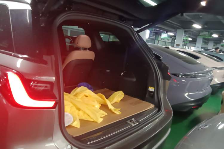 Used Nio ES8 2020 450 km Range 6-Seater Version Trunk