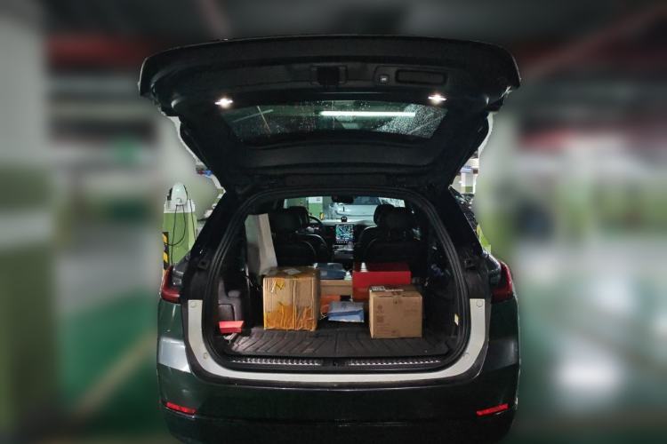 Used Nio ES8 2020 415 km Range 6-Seater Version Trunk