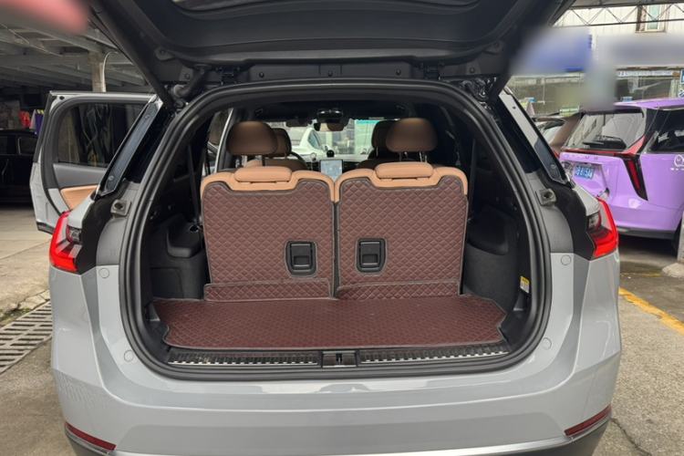 Used Nio ES8 2020 580 km Range Six-Seater Version Trunk