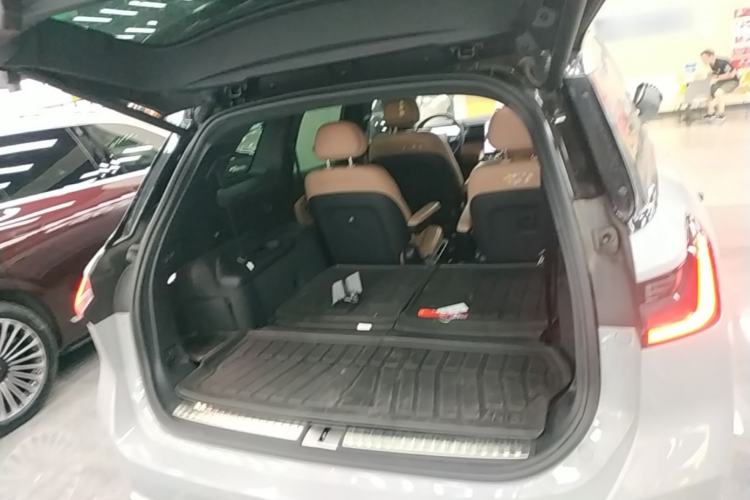 Used Nio ES8 2020 415 KM Signature Edition 7-Seater Version Trunk