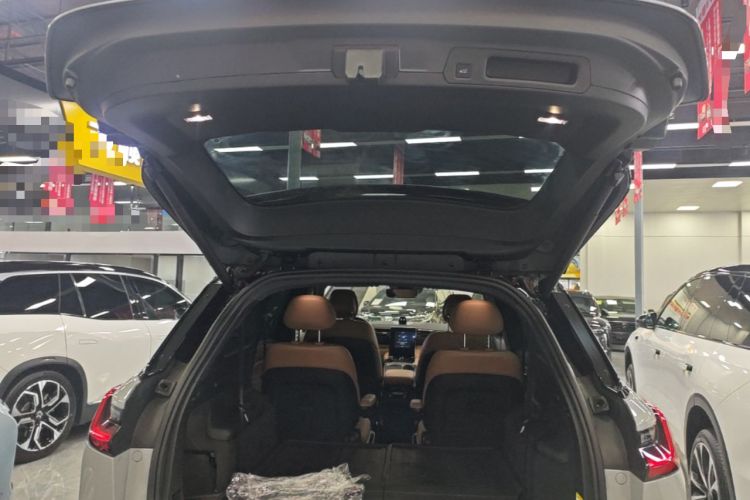 Used Nio ES8 2020 415 km Range 6-Seater Version Trunk